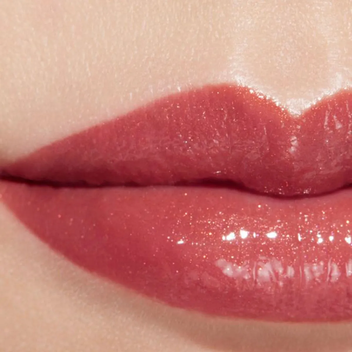 CHANEL - ROUGE COCO FLASH Color, Brillo E Intensidad En Un Flash 