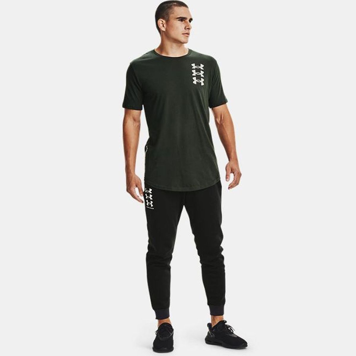 UNDER ARMOUR - Polo Triple Stack Logo SS Hombre Outdoor 