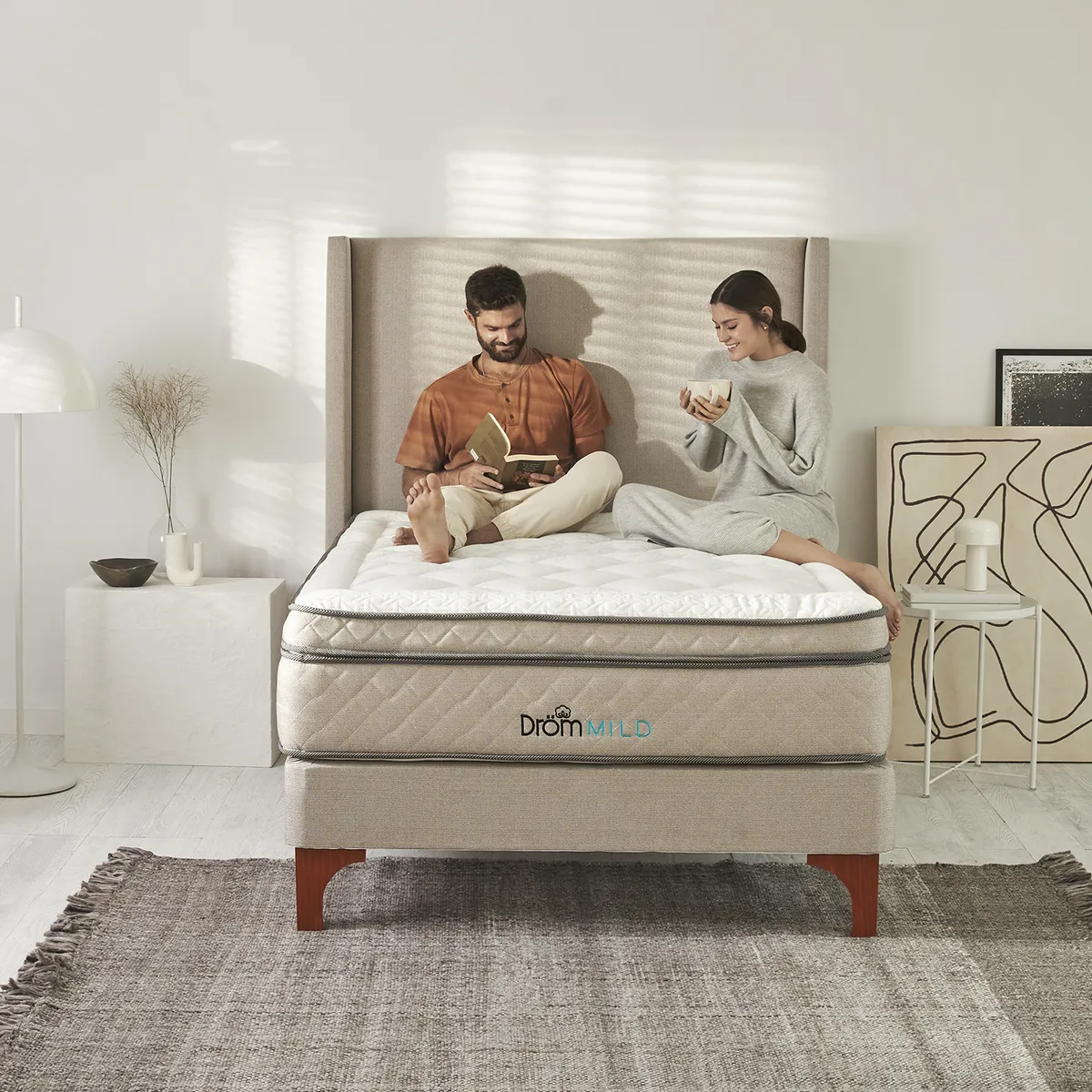 DROM - Dormitorio Europeo Mild Queen + 2 Almohadas Viscoelásticas y Protector