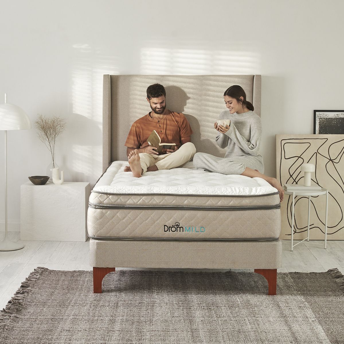 DROM - Dormitorio Europeo Mild King + 2 Almohadas Viscoelásticas + Protector