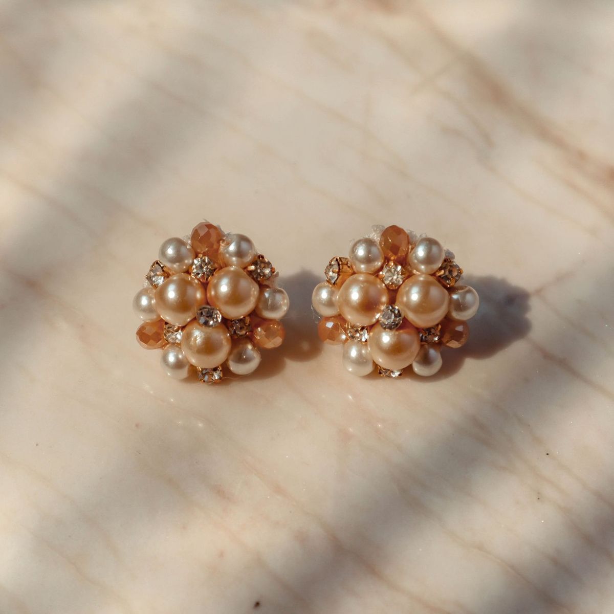 SAMATHA PINTO - Aretes Dana Nude/Dorado Midi