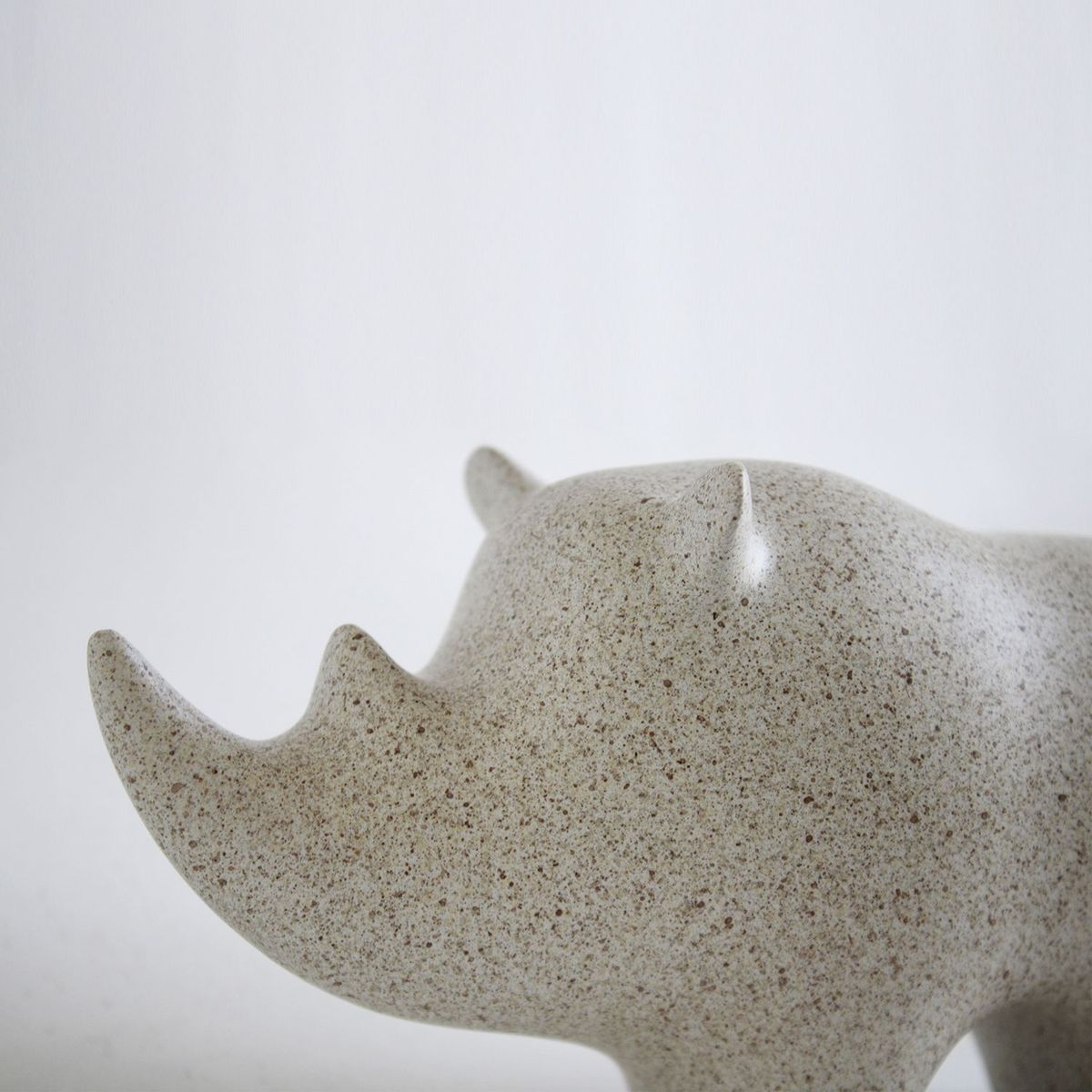 TAHUA POTTERY - Adorno  Rinoceronte Mini Zoo 