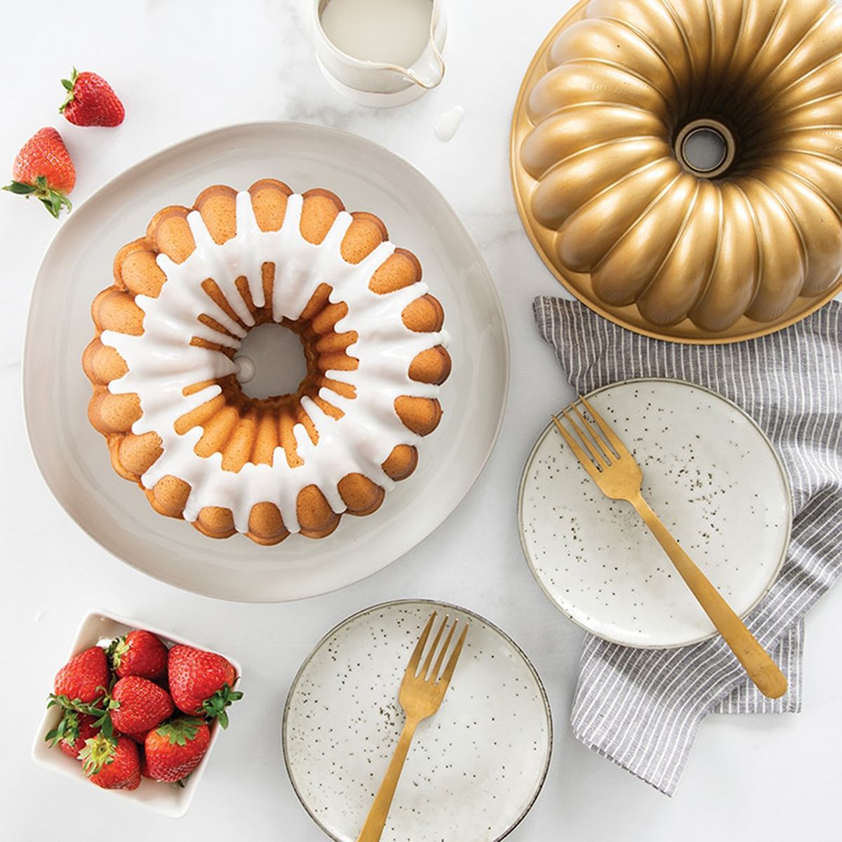 NORDIC WARE - Molde Bundt Elegant Party