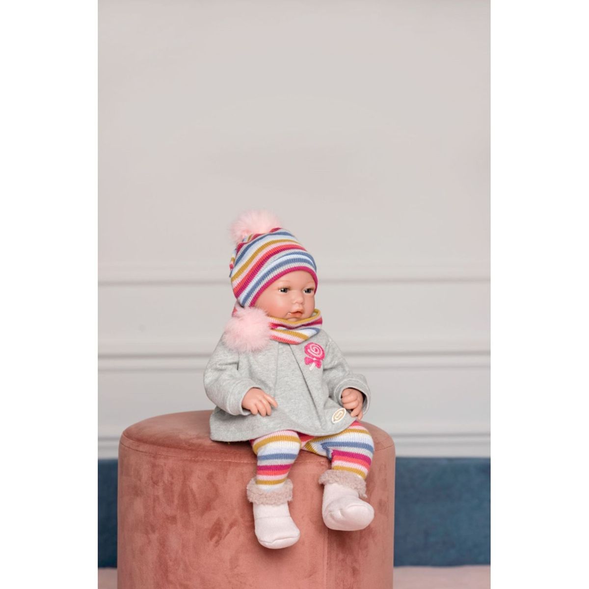 GUCA - Muñeca Natalia C/ Vestido Gris