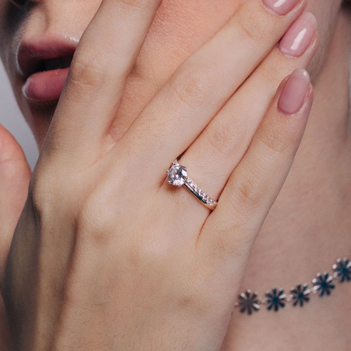 MAISHA - Anillo de Compromiso con Circones Plata 925