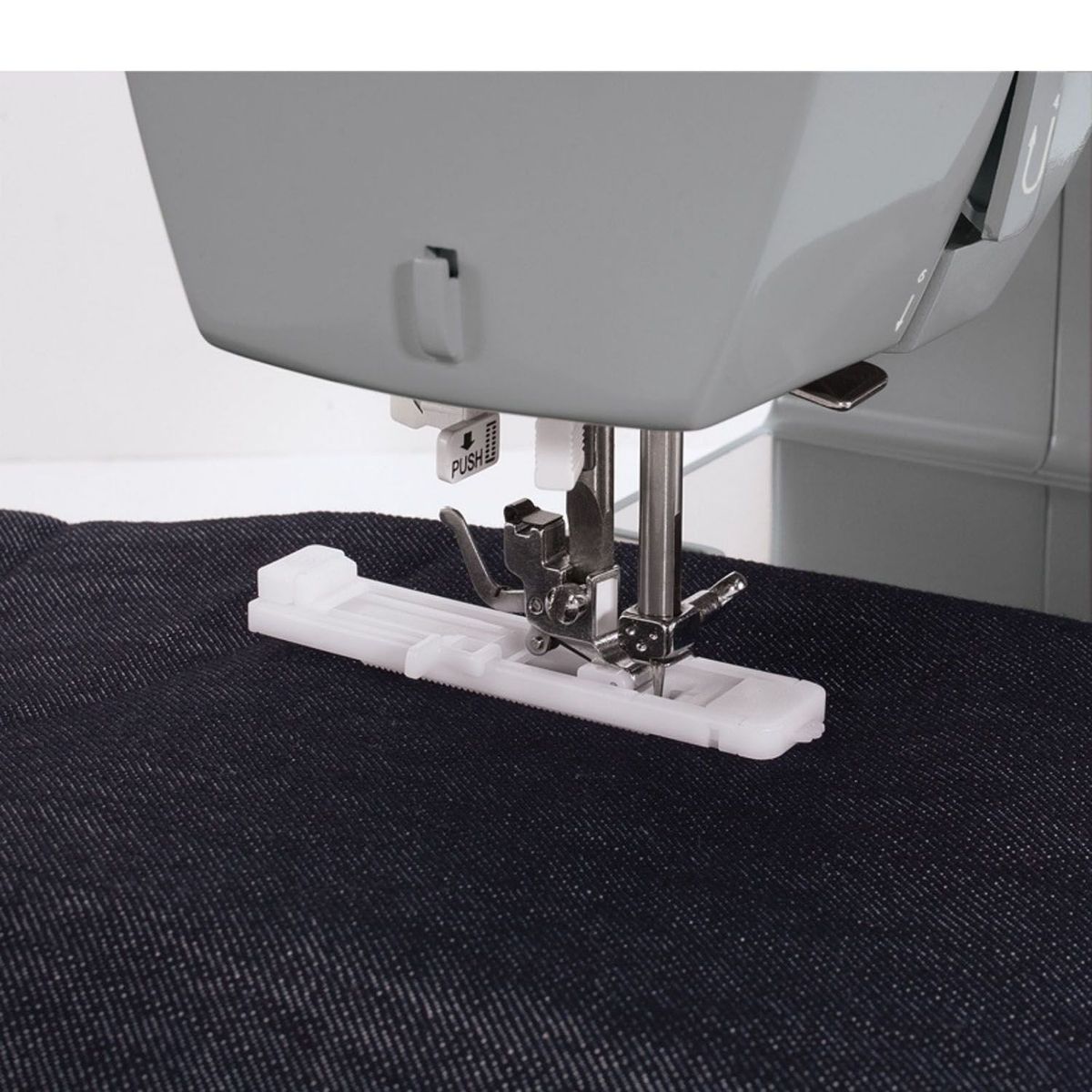 SINGER - Facilita PRO 4432 32 puntadas 1100PPM