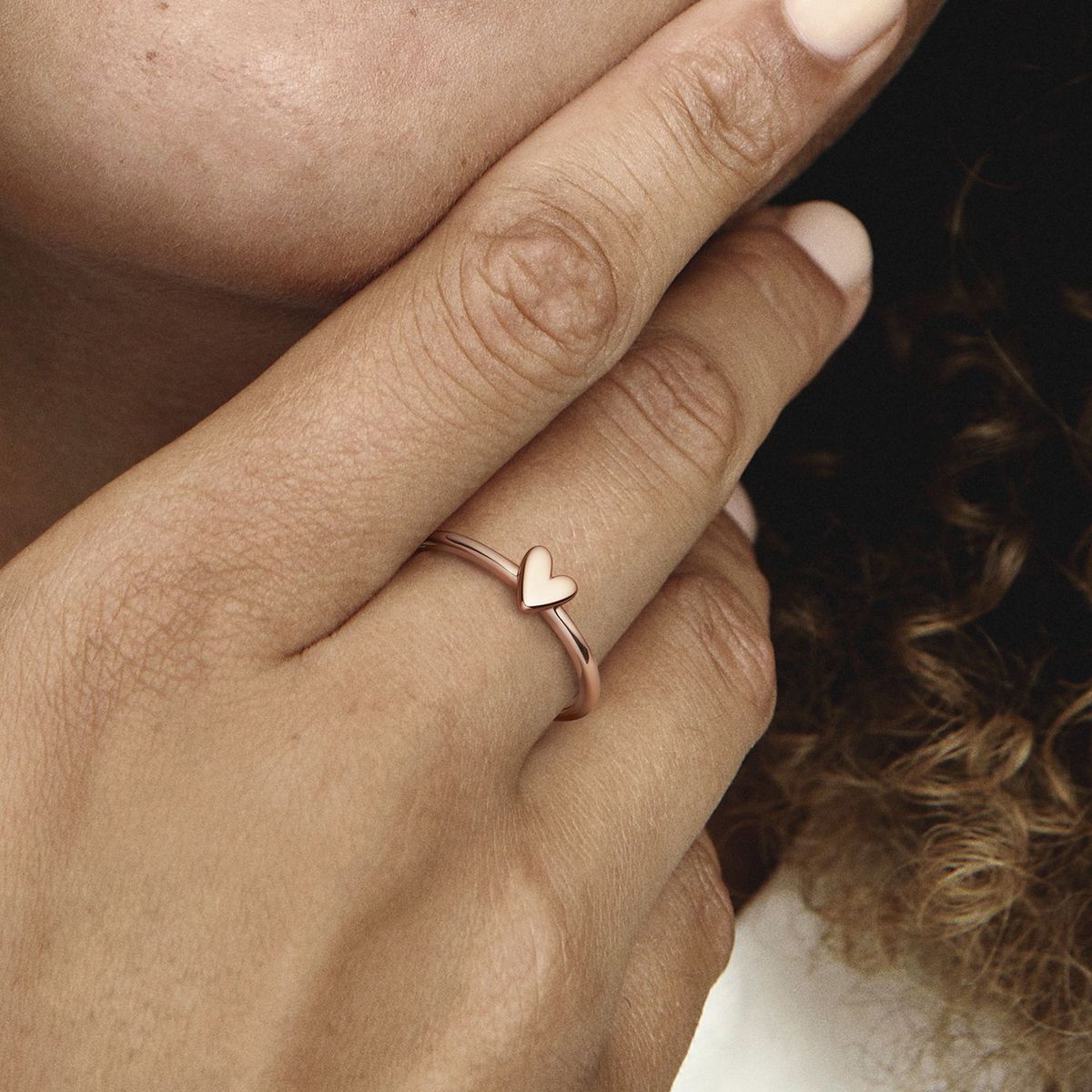 PANDORA - Anillo Corazón De Diseño Libre Recubrimiento En Oro Rosa 14k
