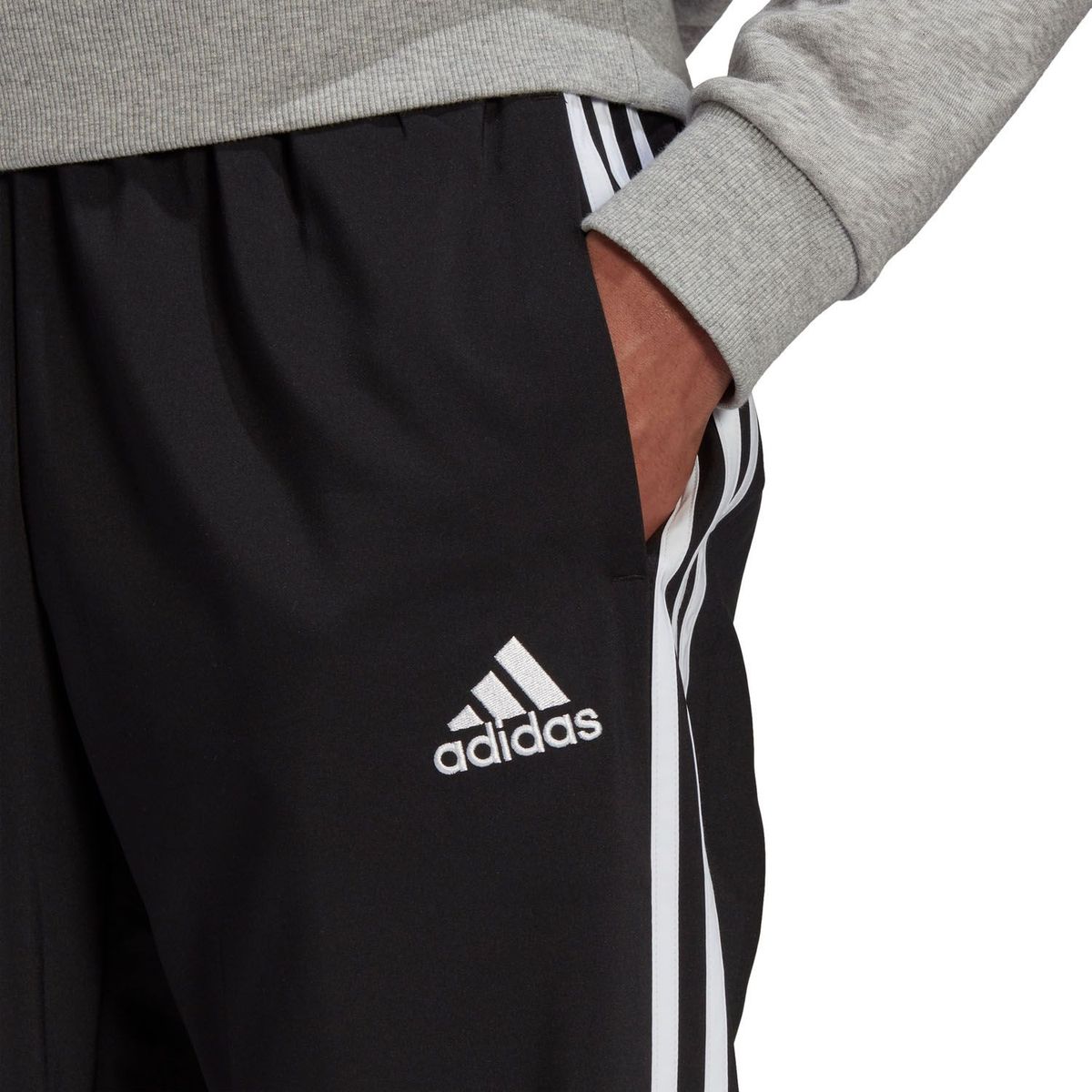 ADIDAS - Pantalón Deportivo Aeroready Essentials Casual Hombre