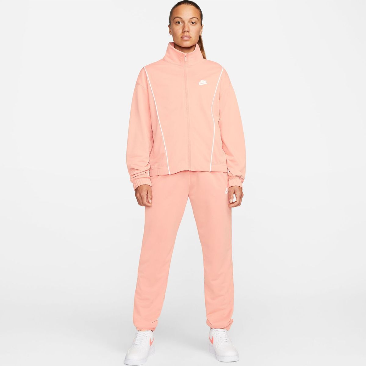 NIKE - Buzo Conjunto Deportivo Outdoor Essential Nike Mujer