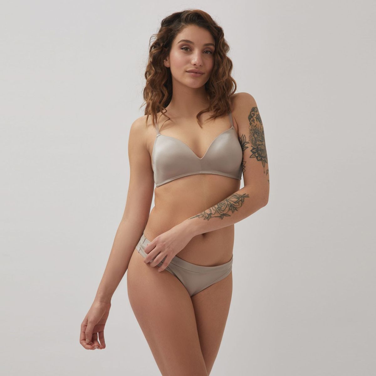 SISI - Sostén Preformado Copa B de Microfibra