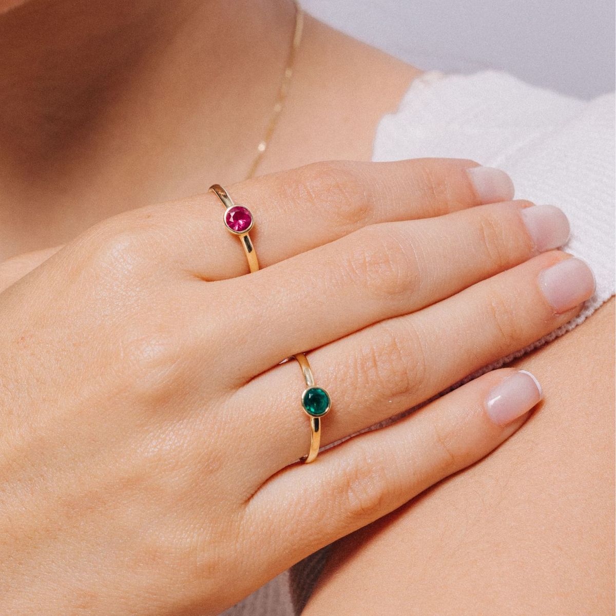 MAISHA - Anillo de Oro 18k Con piedra semipreciosa Ruby