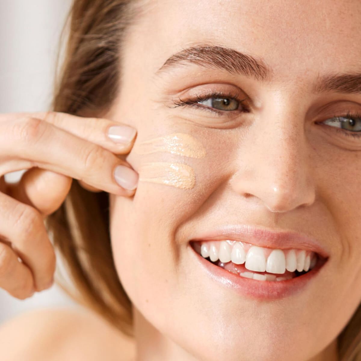 ISDIN - ISDIN Fotoprotector Fusion Water Color LIGHT SPF50 50ML - Bloqueador solar facial con color Oil Control