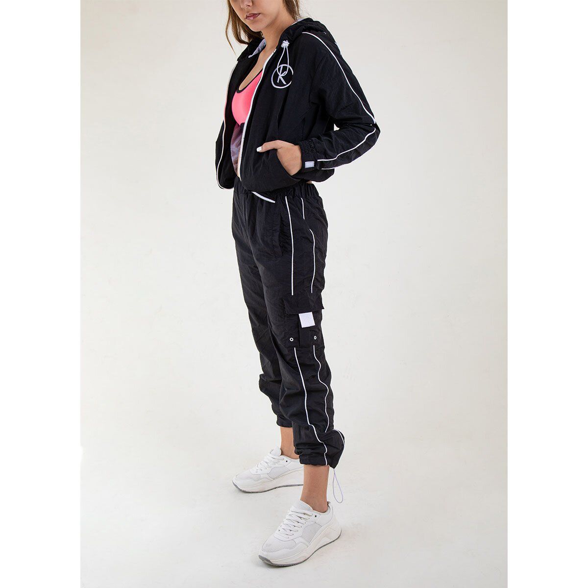 KINETIX - Conjunto Deportivo Kinetix Adria Negro