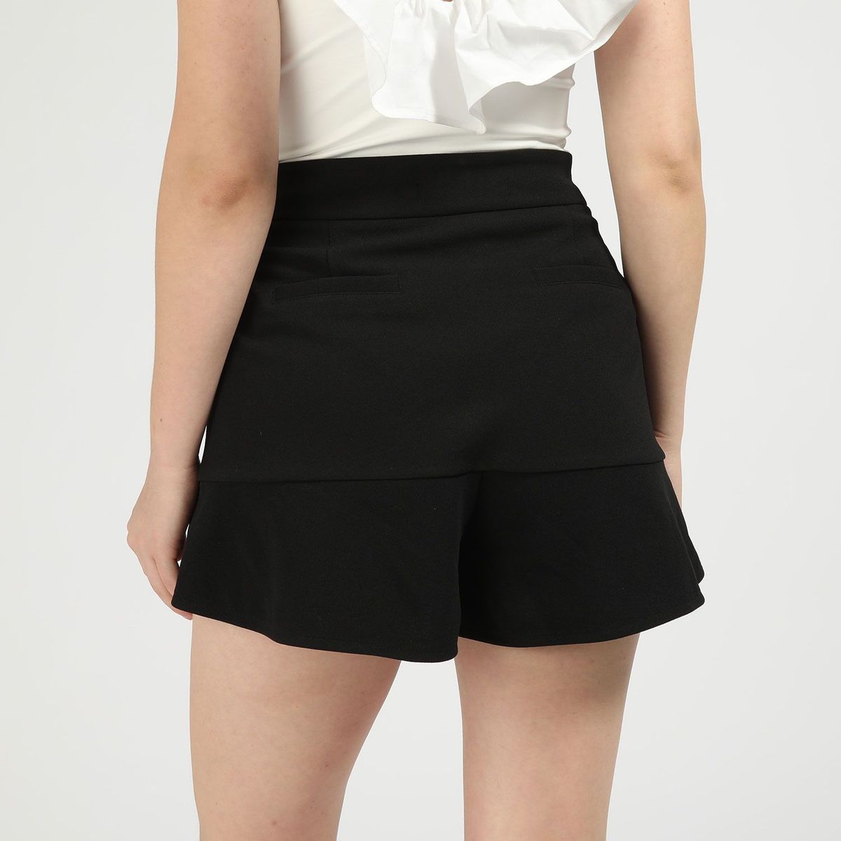 BASEMENT - Short Mujer Basement x Donna Cattiva
