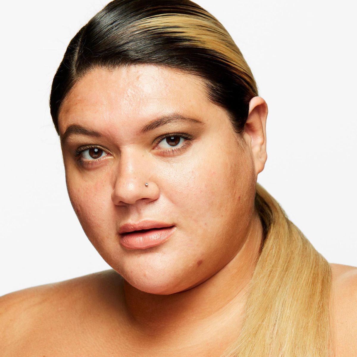 MAC - Base de maquillaje Strobe Dewy Skin Tint