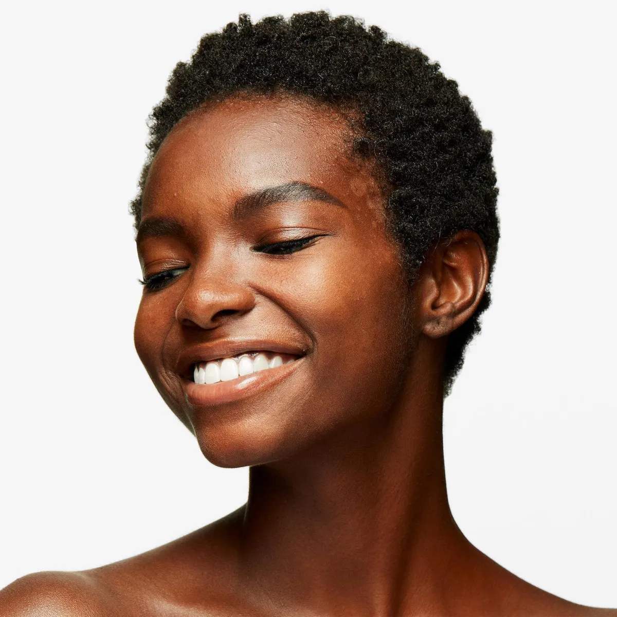 MAC - Base de maquillaje Strobe Dewy Skin Tint