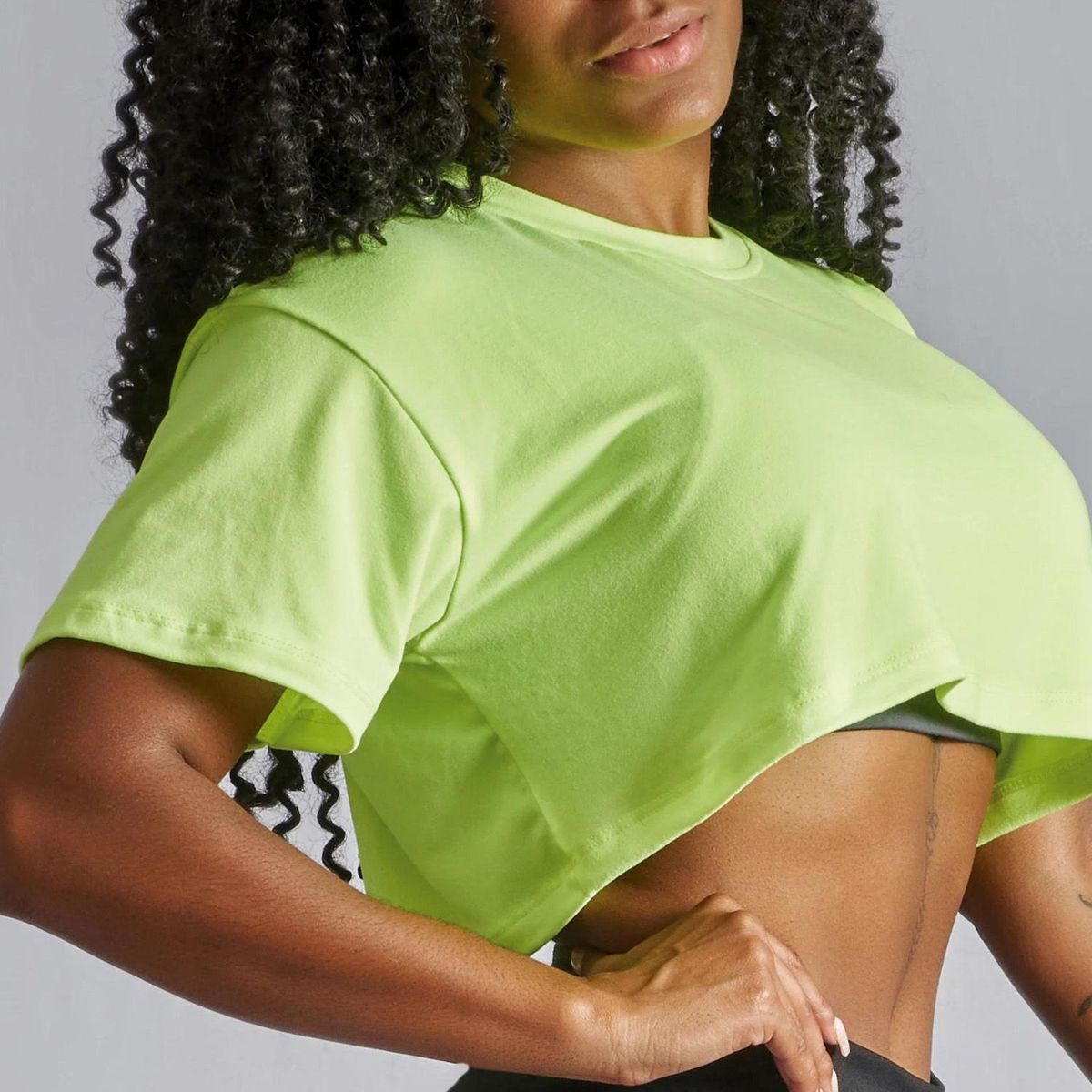 KIRA SPORTSWEAR - Polo Crop Deportivo Mujer