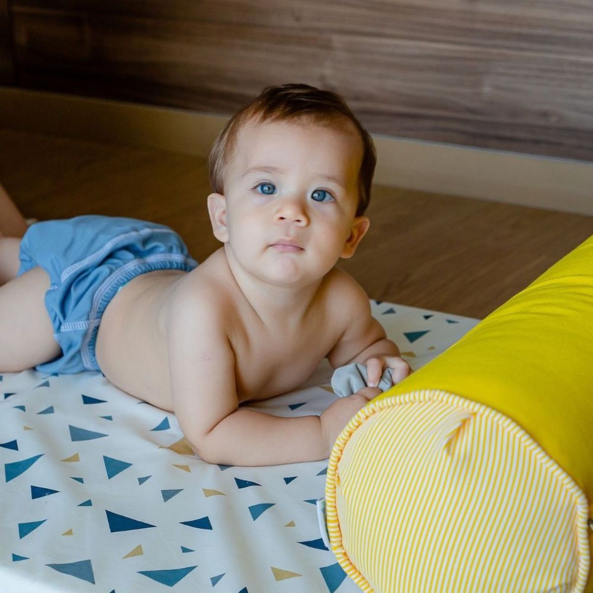 MATERNELLE - Colchón de Estimulación Pequeño Maíz Triángulos Maternelle