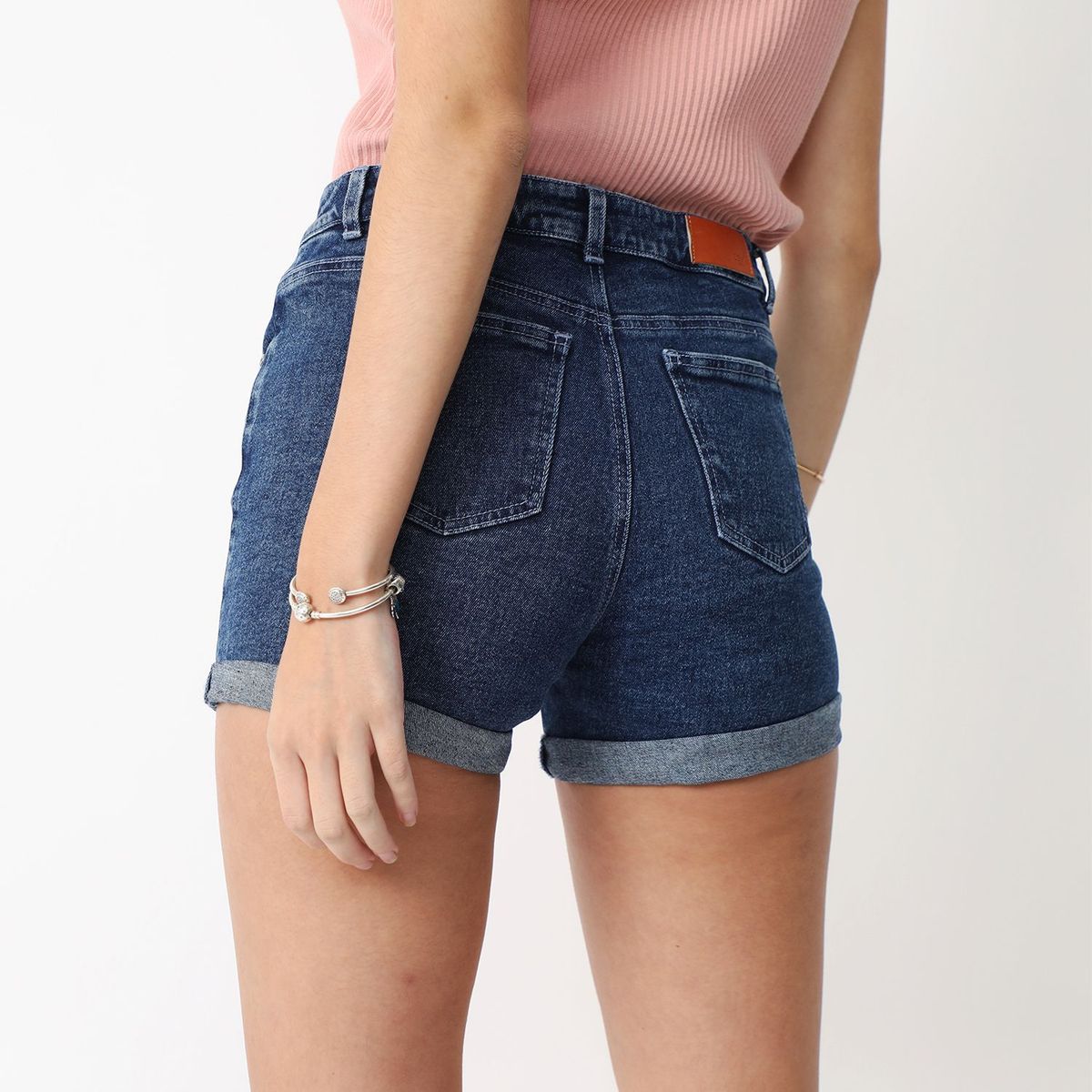 BASEMENT - Short Mujer Basement