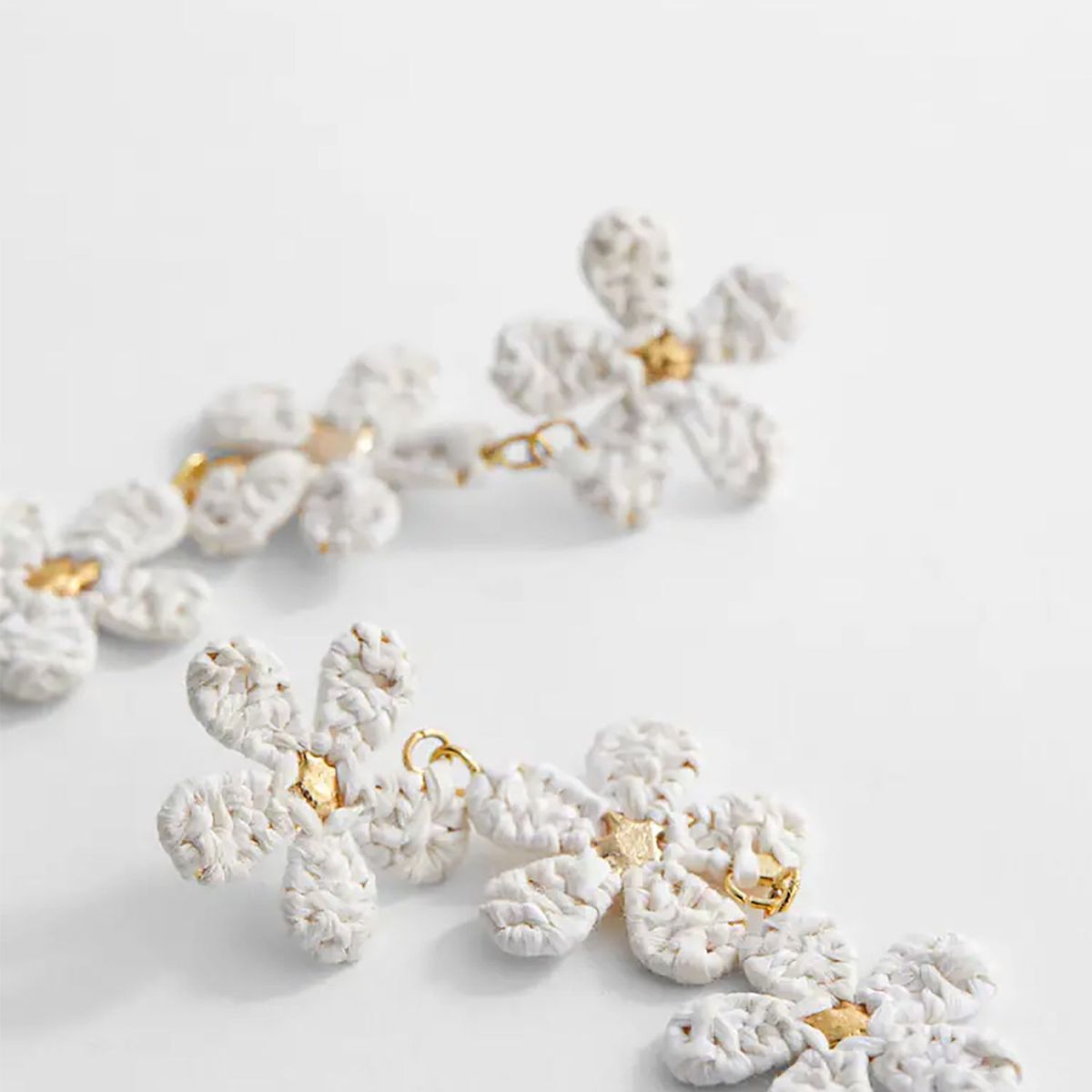 MANGO - Pendientes flores rafia