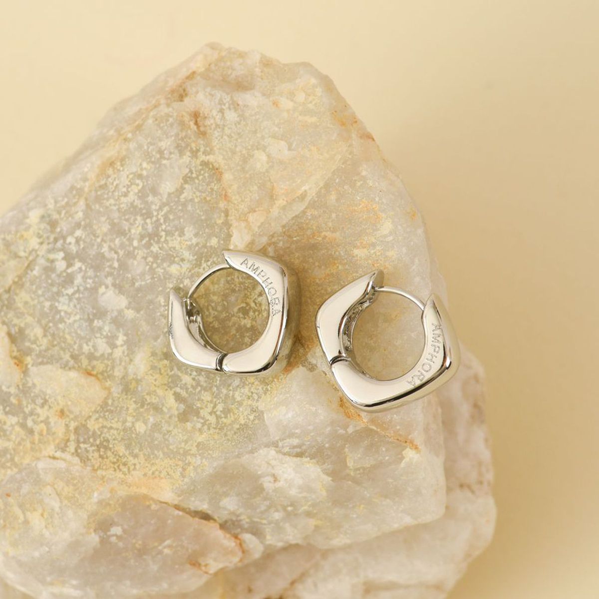 AMPHORA - Aretes Amphora Plateado