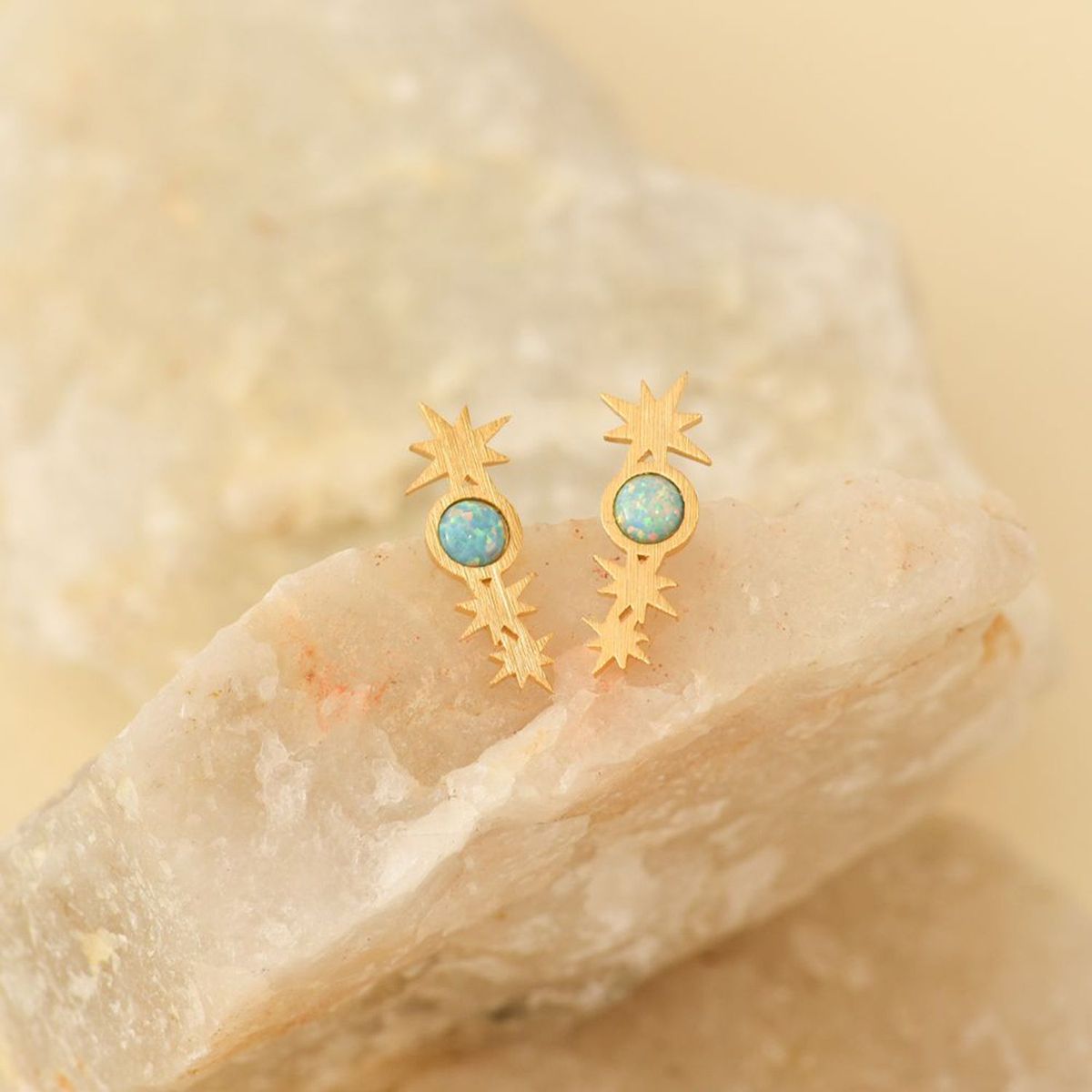 AMPHORA - Aretes Amphora Saturno Dorado AMPHORA