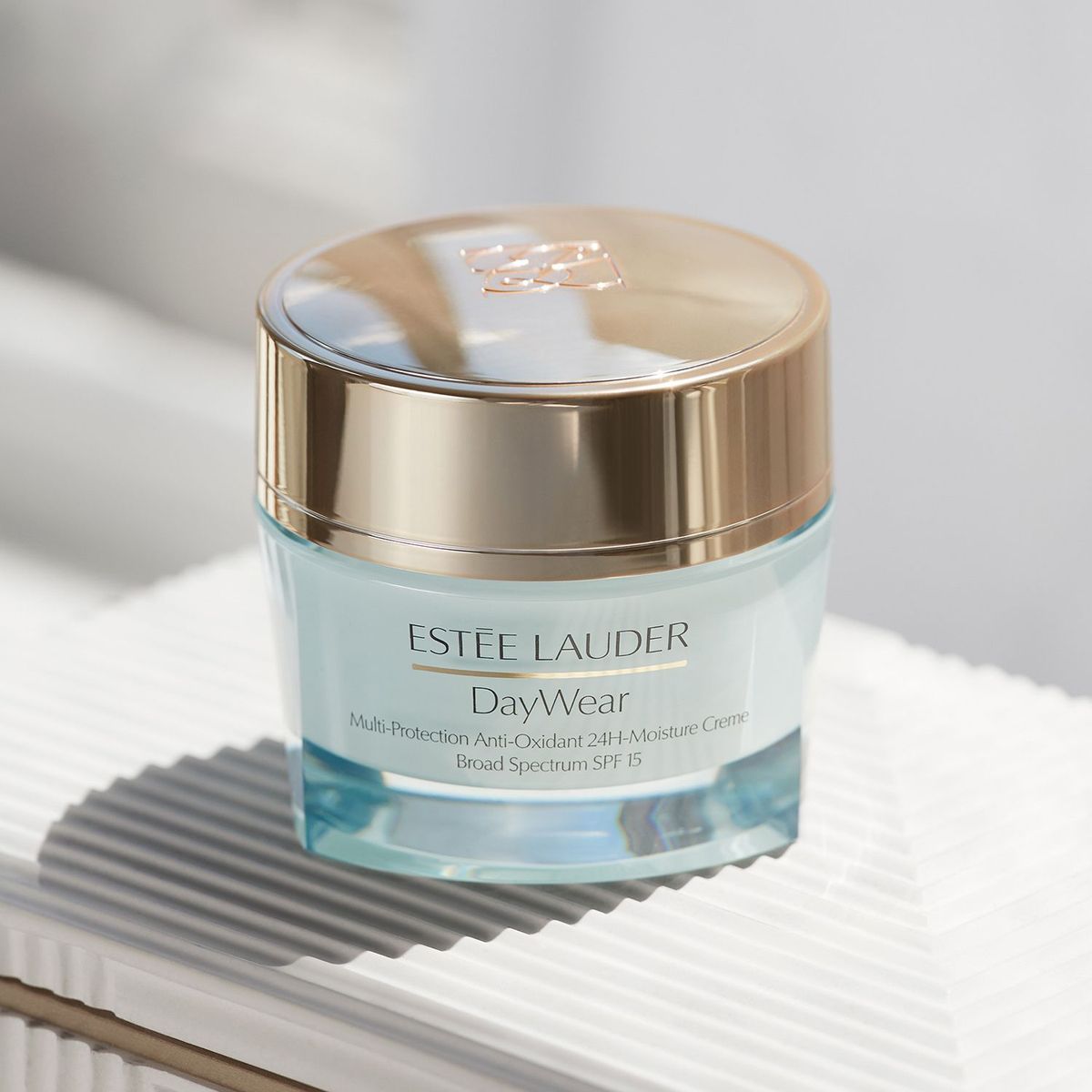 ESTEE LAUDER - Set Hidratación Daywear Spf 15 + Set Viajero 50 Ml