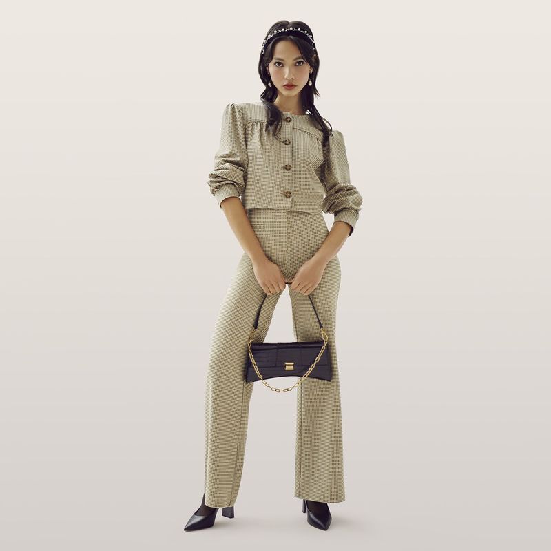 BASEMENT - Abrigo Mujer Basement X Tana Rendón