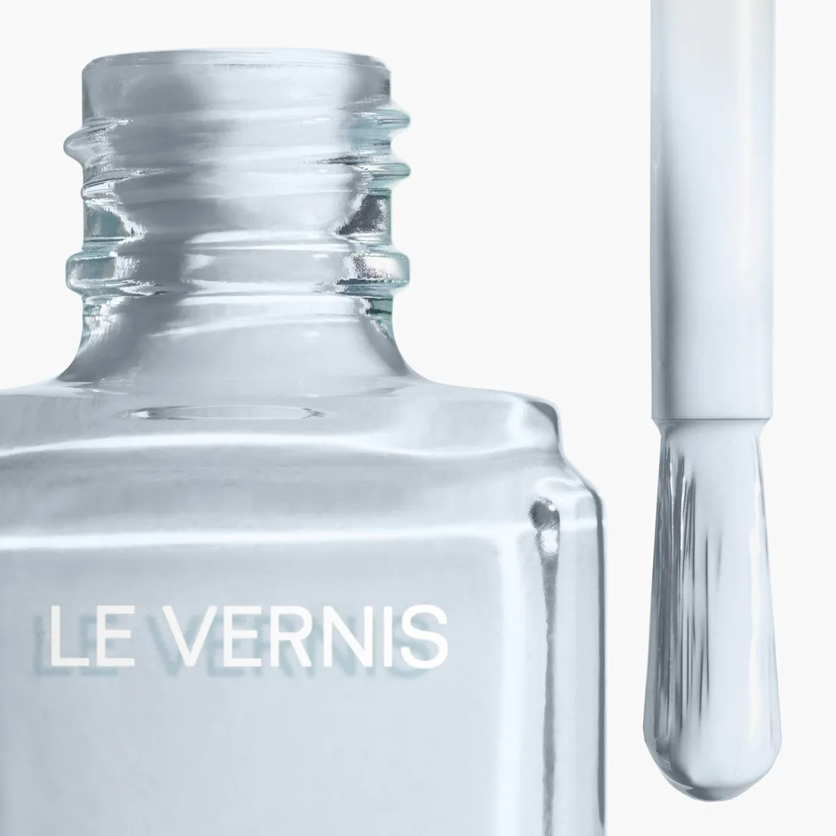 CHANEL - Le Vernis Color Y Brillo De Larga Duración 