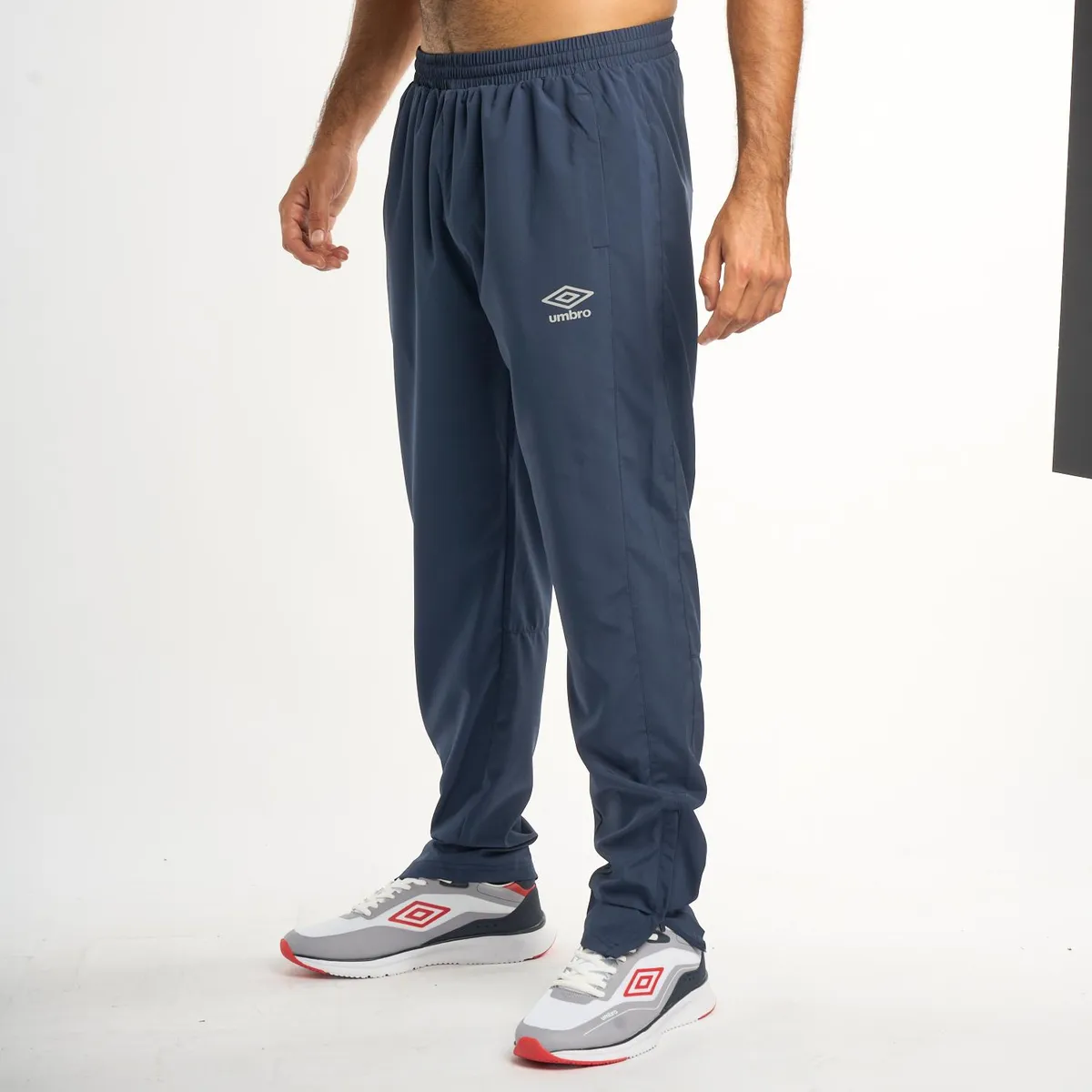 UMBRO - Pantalón Deportivo Hombre Woven