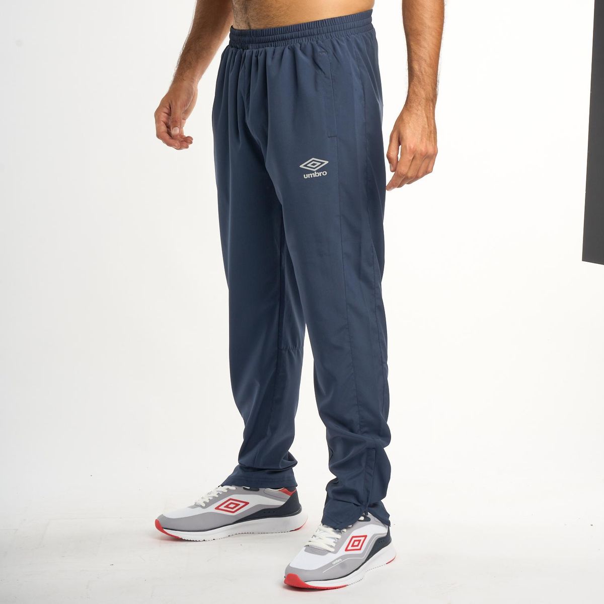 UMBRO - Pantalón Deportivo Hombre Woven