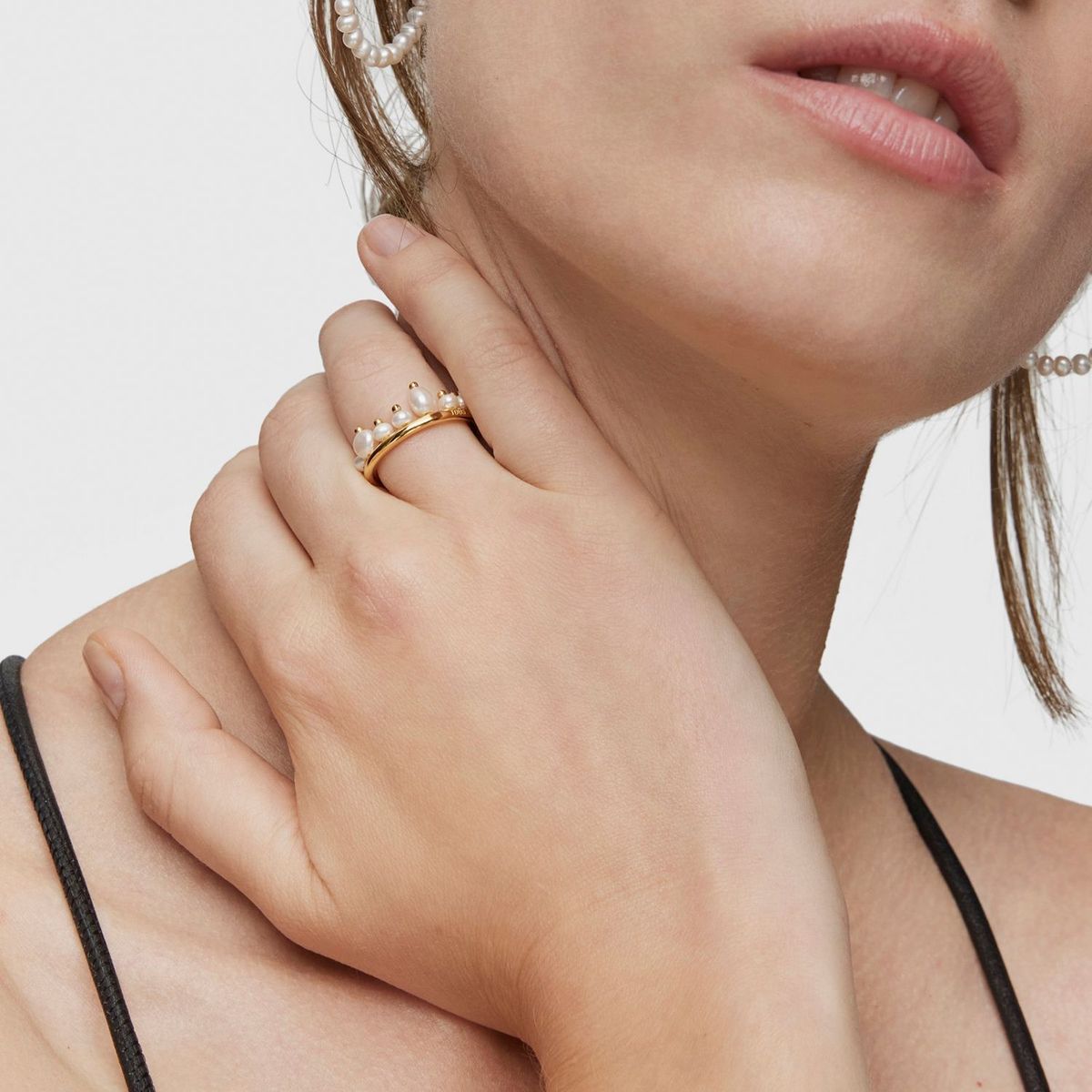 TOUS - Anillo pequeño con baño de oro 18 kt sobre plata y perlas