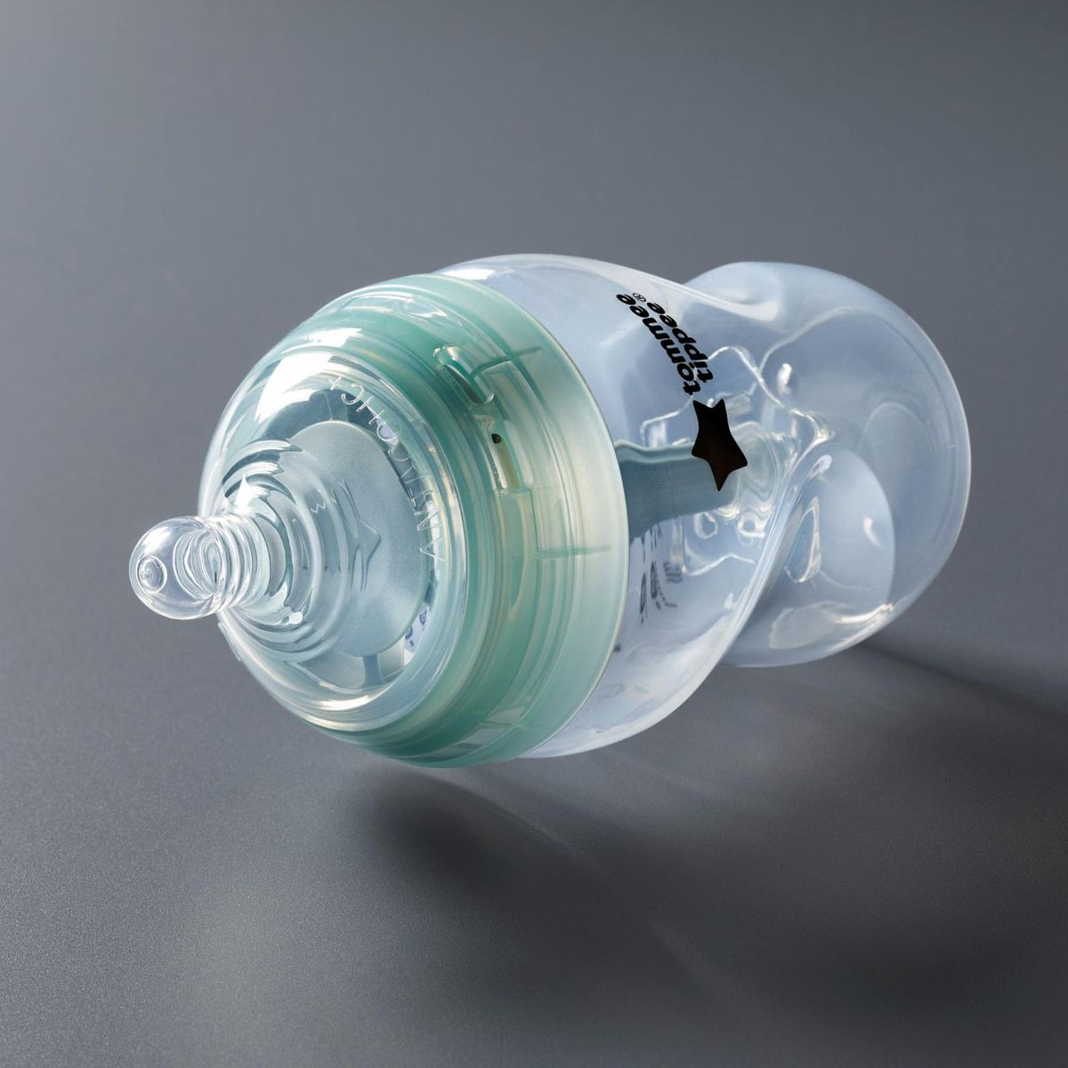 TOMMEE TIPPEE - Biberón anticolicos avanzado autoesterilizable 9oz