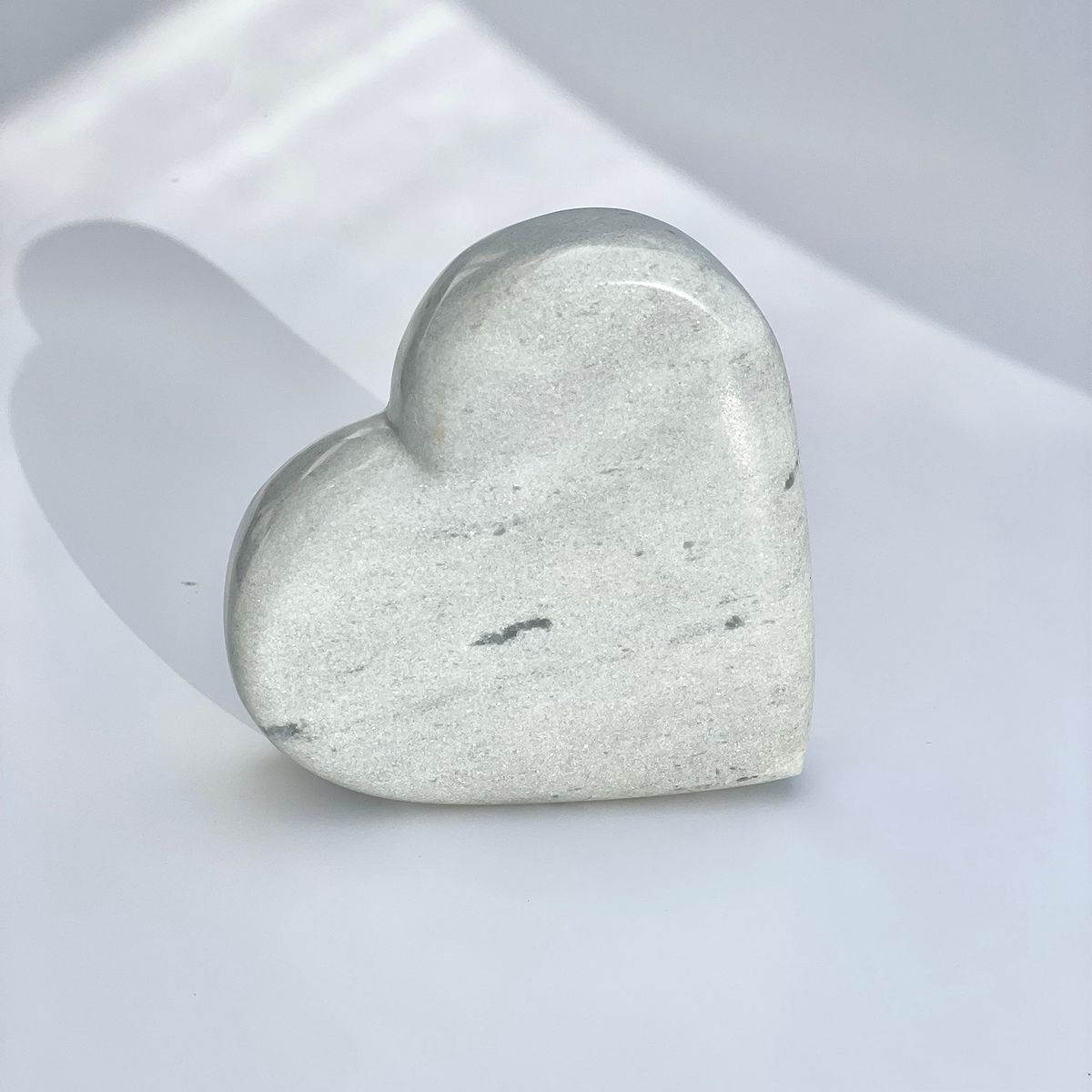 BASEMENT HOME - Corazón Deco Escultura Mármol