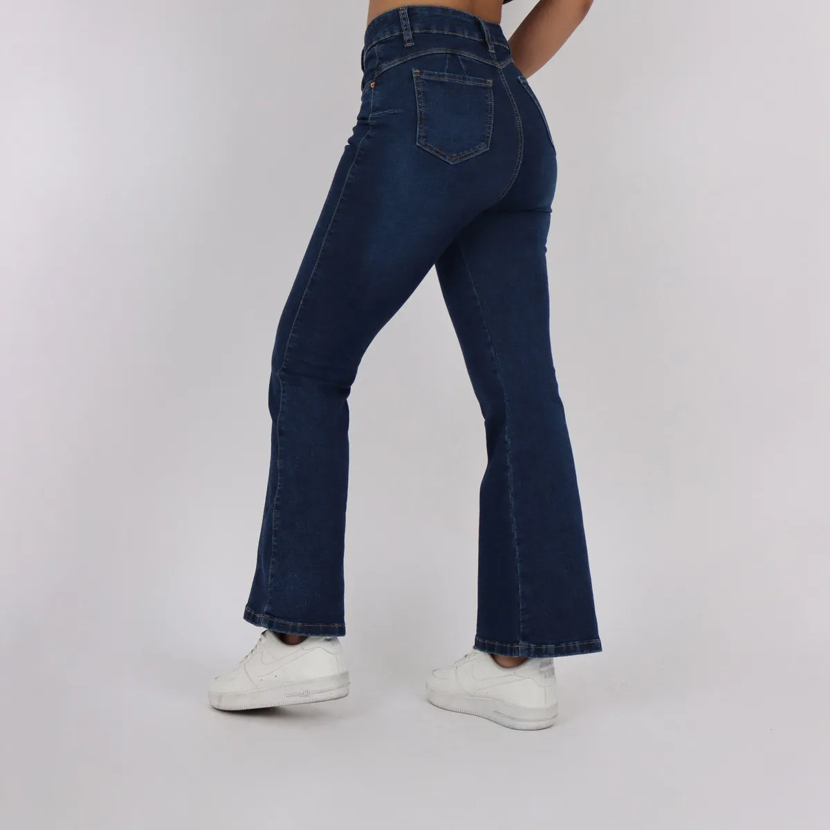 KAYRA POBLET - Jean Flare Tiro Alto Mujer Kayra Poblet.