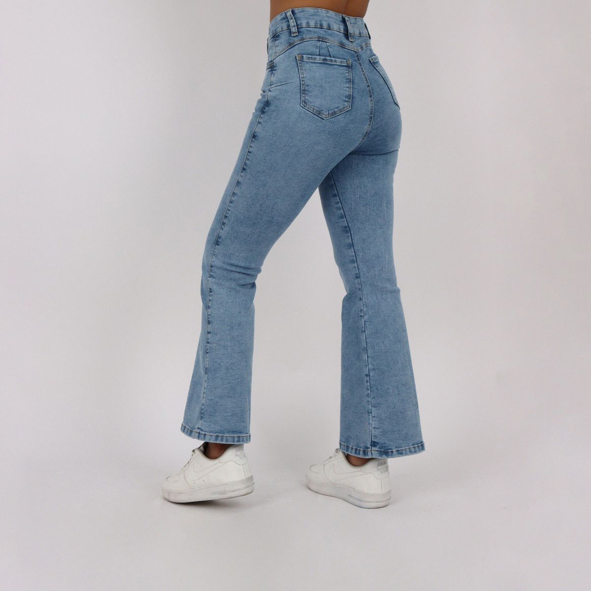 KAYRA POBLET - Jean Flare Tiro Alto Mujer Kayra Poblet.