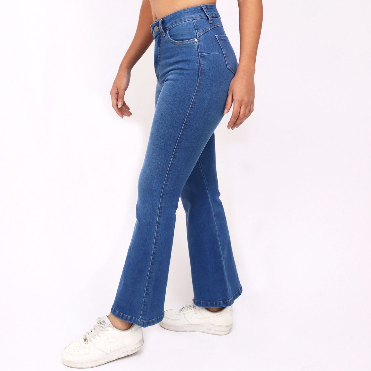 KAYRA POBLET - Jean Flare Tiro Alto Mujer Kayra Poblet.