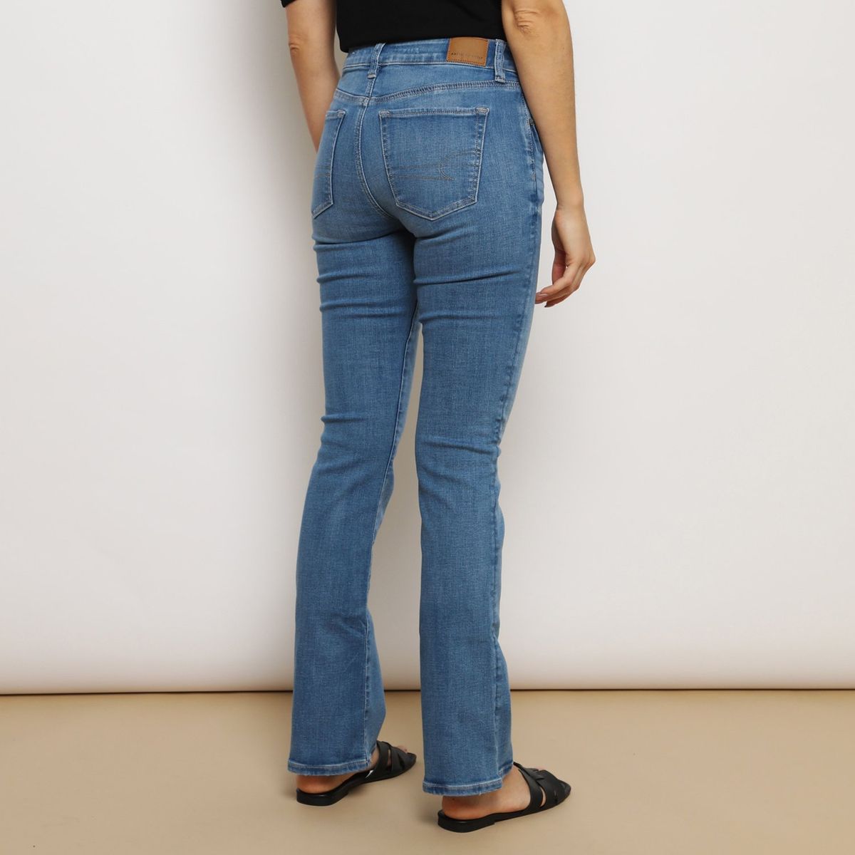 AMERICAN EAGLE - Jean Flare Tiro Alto Mujer American Eagle