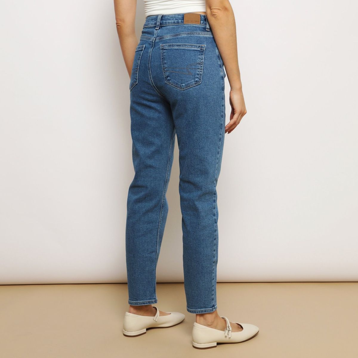 AMERICAN EAGLE - Jean Straight Tiro Alto Mujer American Eagle