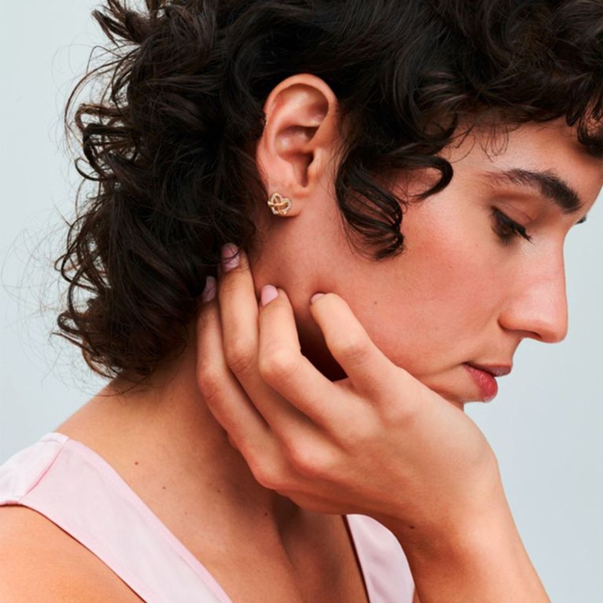 PANDORA - Aretes Botón Corazón Infinito