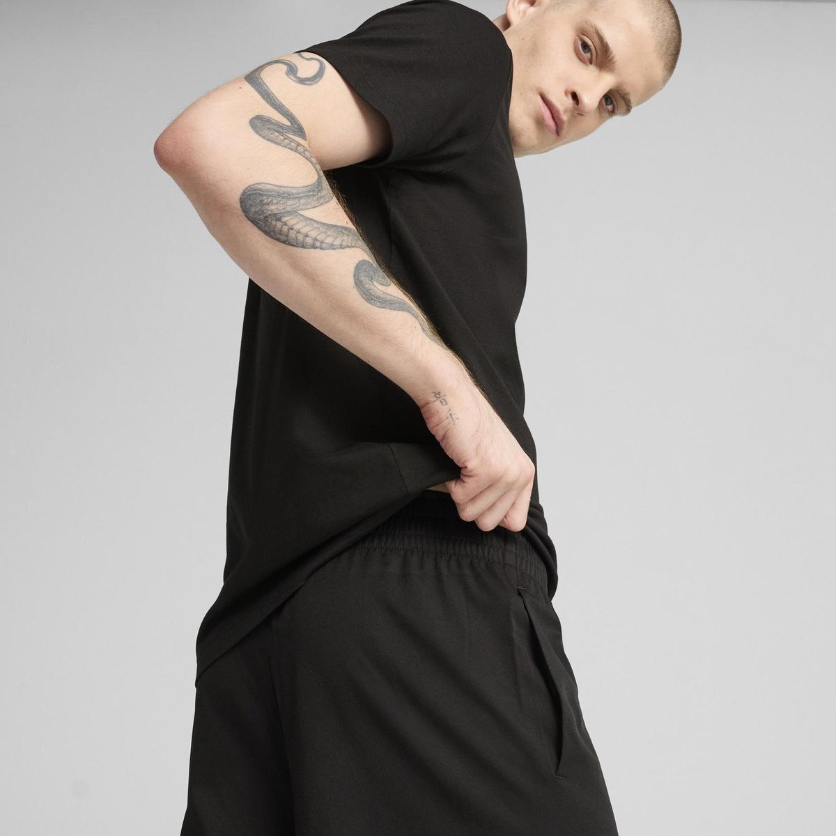 PUMA - Short Hombre Ess Puma Logo Woven Shorts 5"