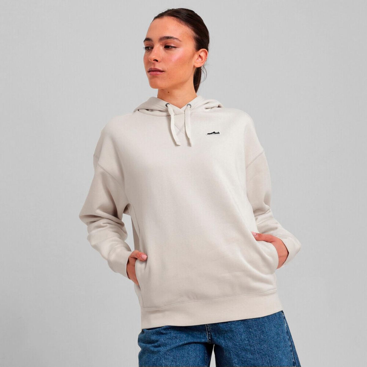 PUMA - Polera Deportiva Mujer Ess Small Logo Relaxed Crew Tr