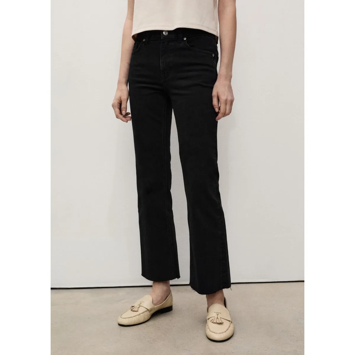 MANGO - Jean Flare Tiro Alto Mujer Mango.