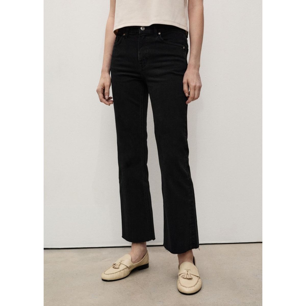 MANGO - Jean Flare Tiro Alto Mujer Mango.