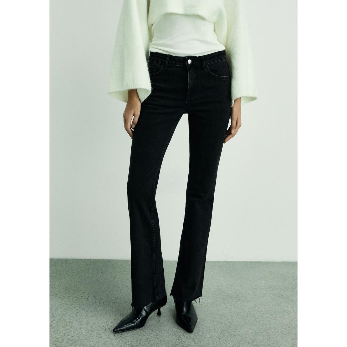 MANGO - Jean Flare Tiro Alto Mujer Mango