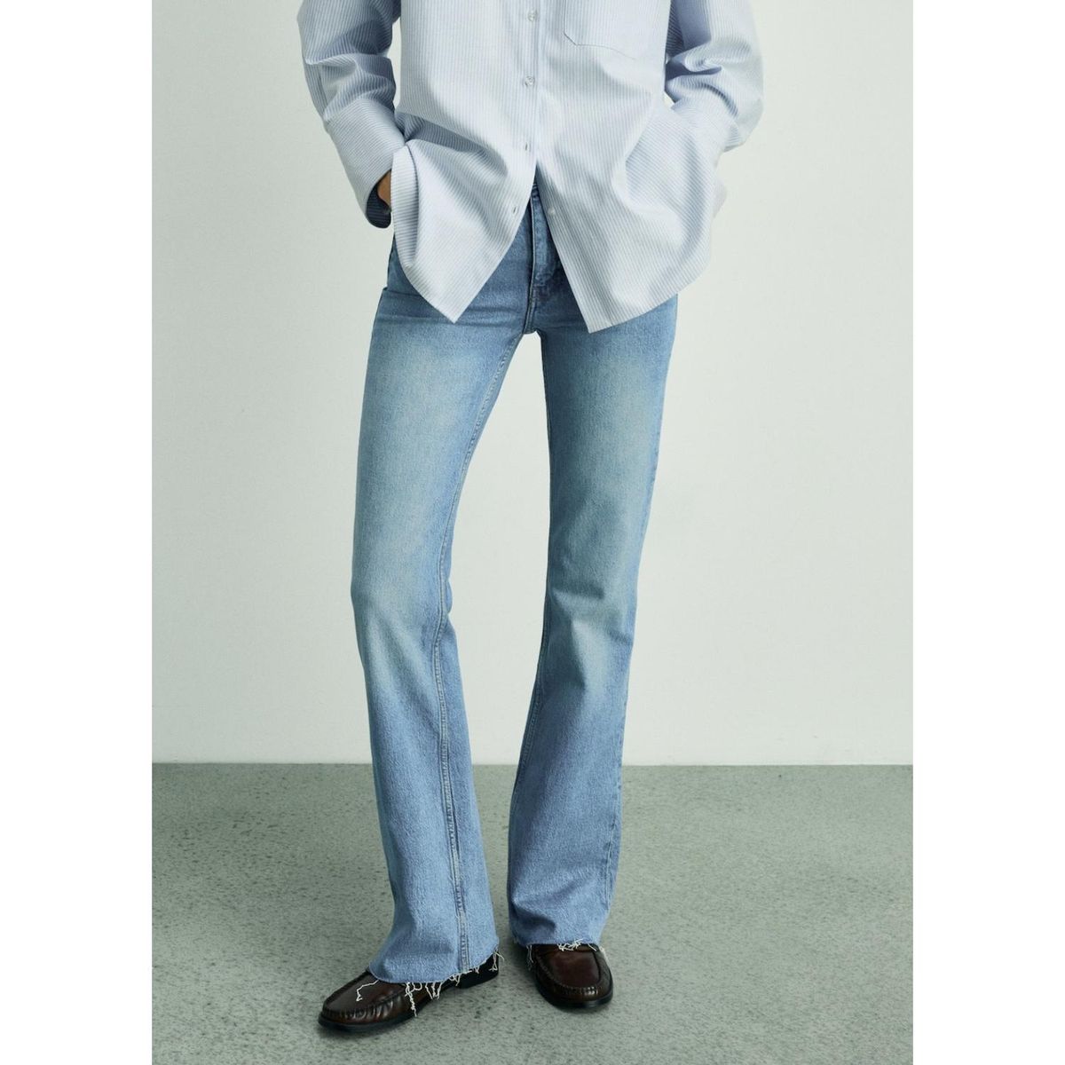 MANGO - Jean Flare Tiro Alto Mujer Mango