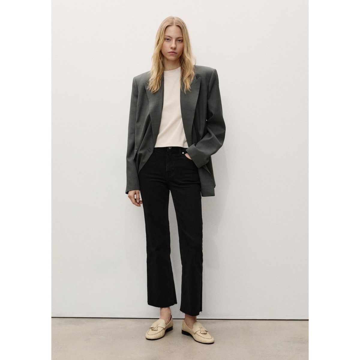 MANGO - Jean Flare Tiro Alto Mujer Mango