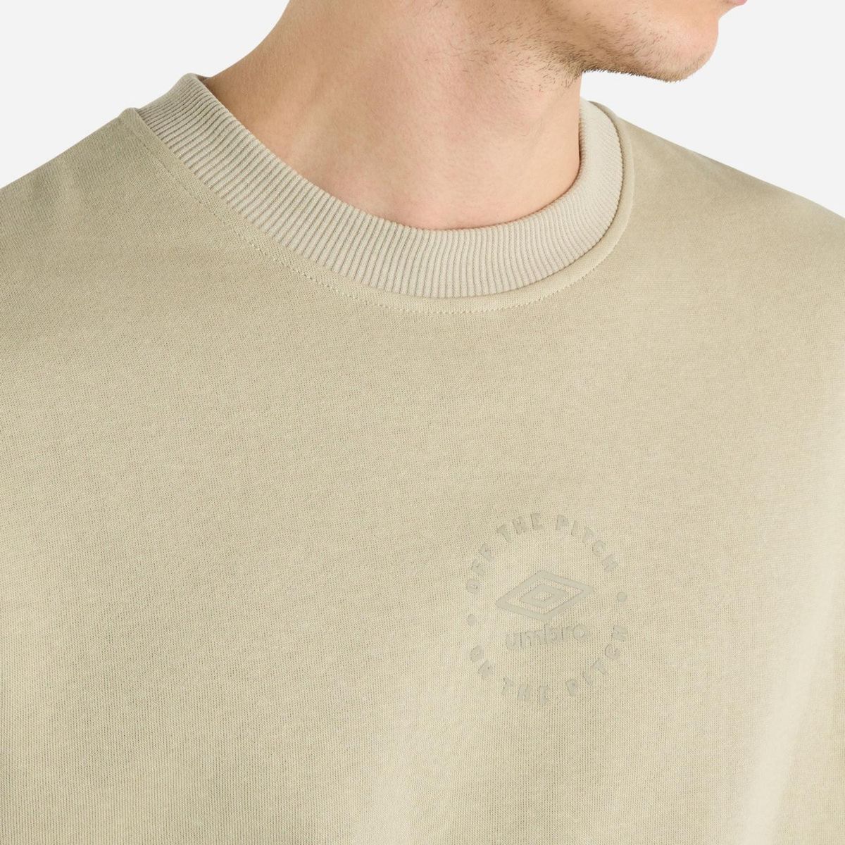 UMBRO - Polera Relaxed Hombre Essential