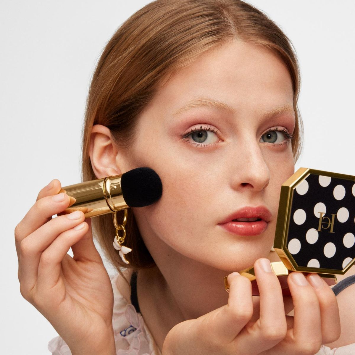 CAROLINA HERRERA - Brocha De Maquillaje Carolina Herrera