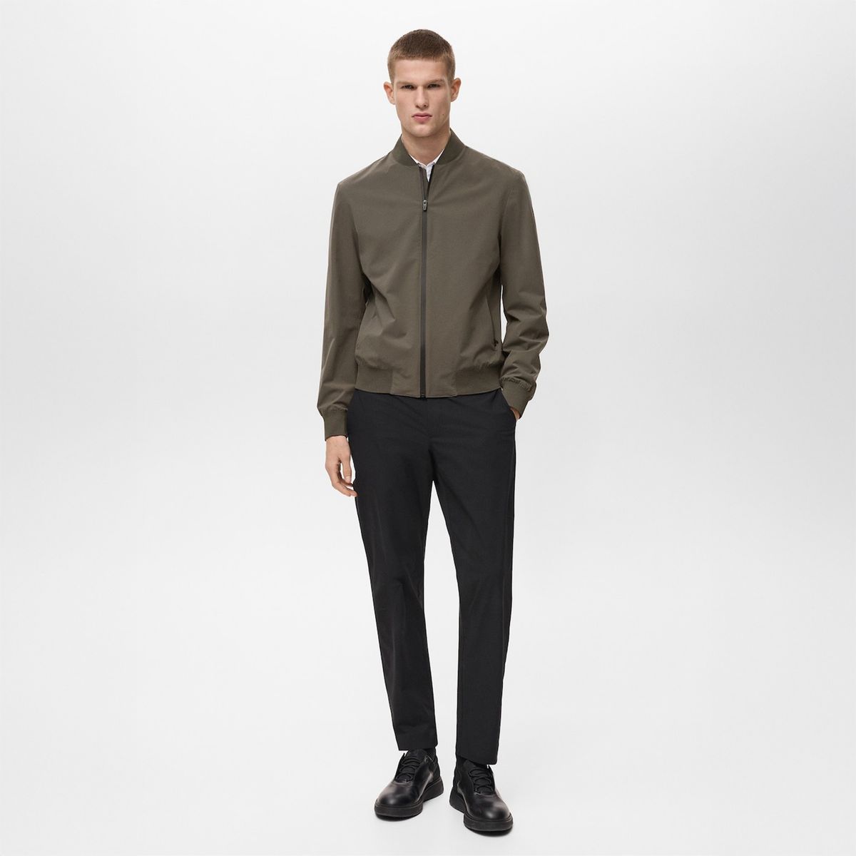 MANGO - Casaca Impermeable Hombre Mango